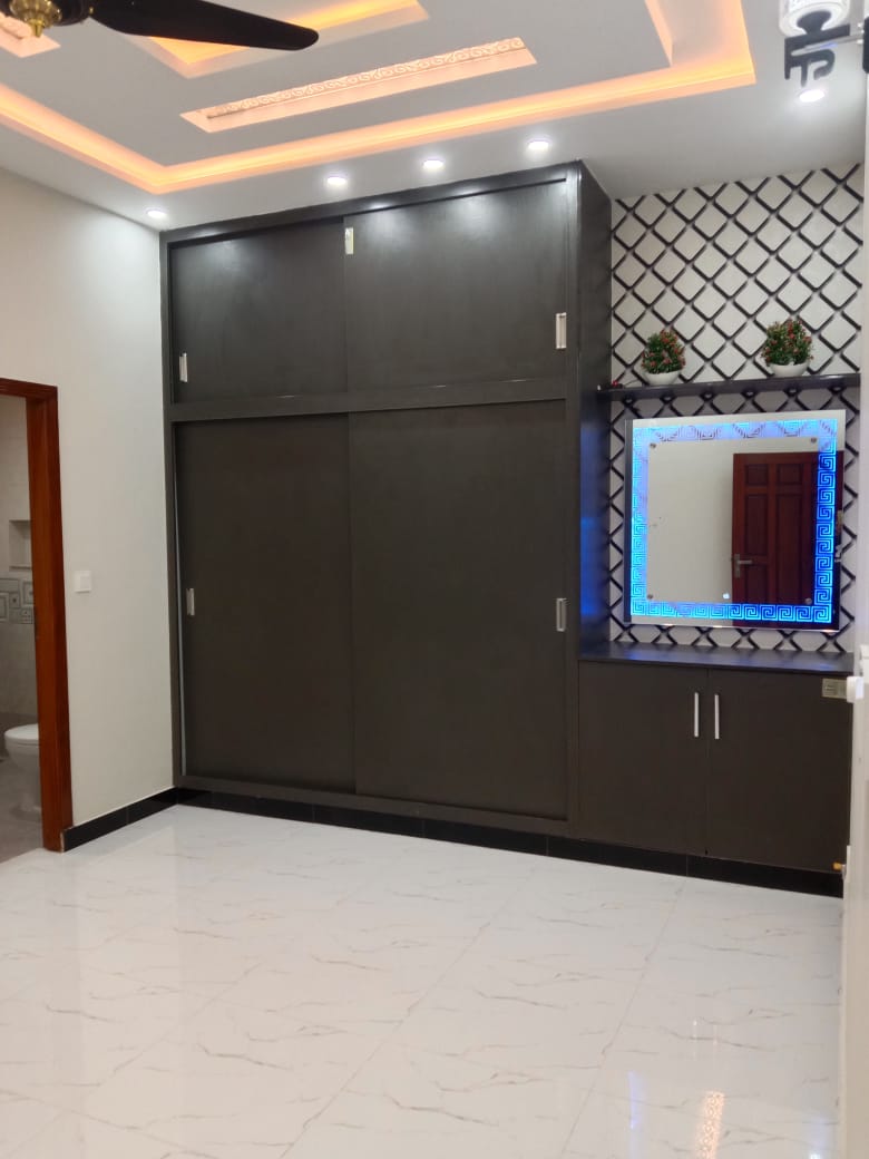 7 Marla House For Sale | Usman Block | Phase-8 | Bahria Town
