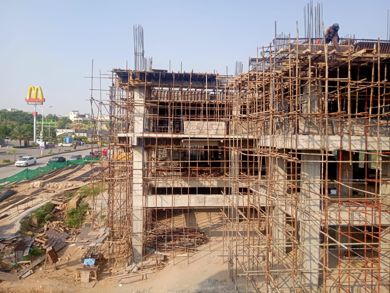 V8 Mall | Bahria Phase-7
