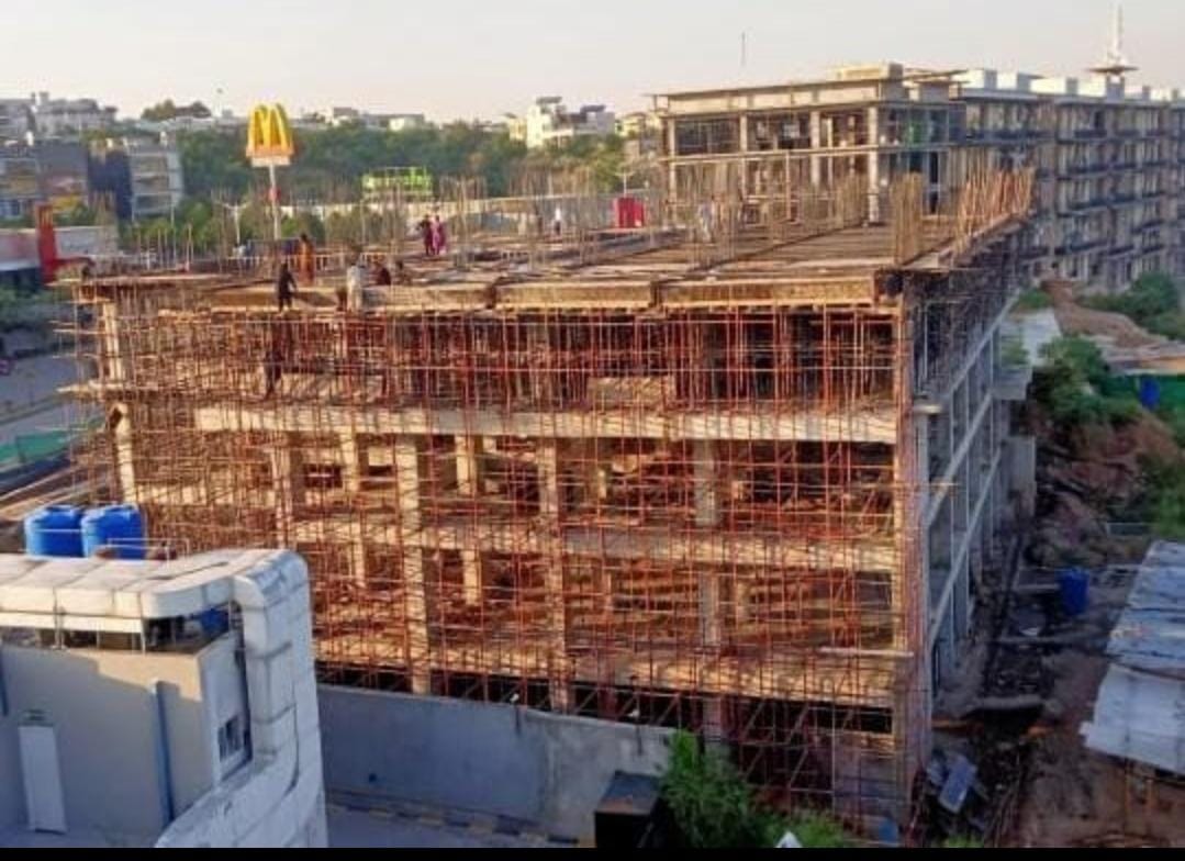 V8 Mall | Bahria Phase-7